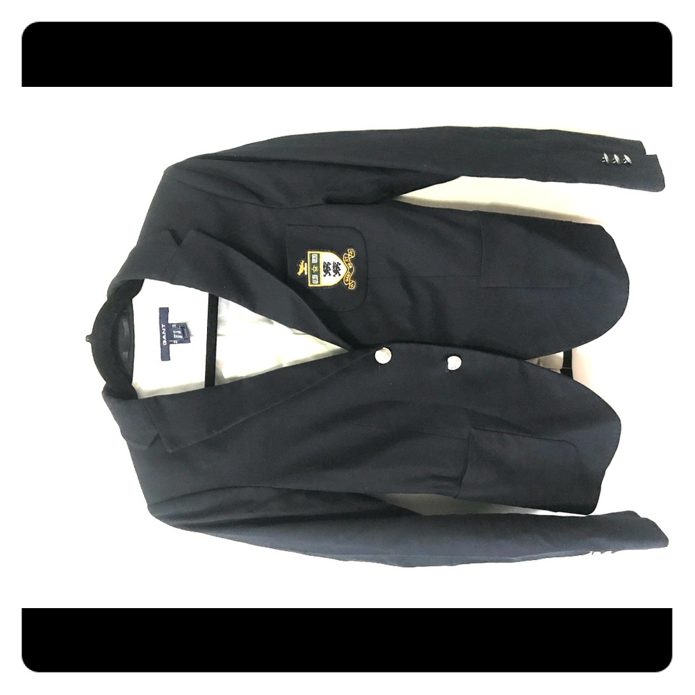 Crested navy blue blazer